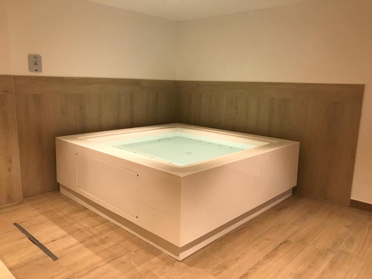 Fleur Des Neiges & Spa - Adults Only Ayas Kültér fotó